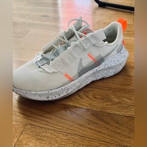 Nike Women’s Crater Impact, Orange and White, W 7.5
